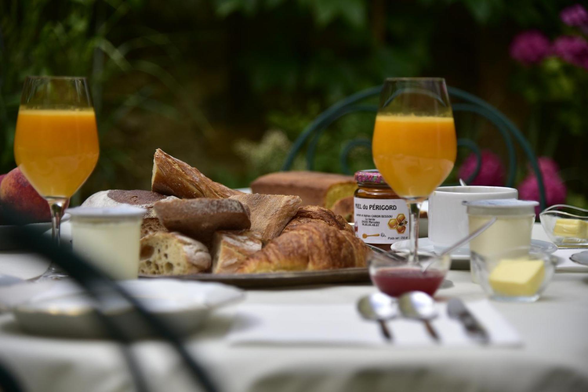Logis Hotel Le Boudoir Belves Ngoại thất bức ảnh